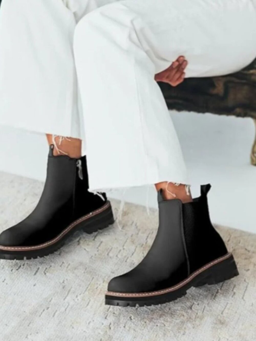 New with Tags Aqua Diva Black Leather Chelsea Boots - Size 39